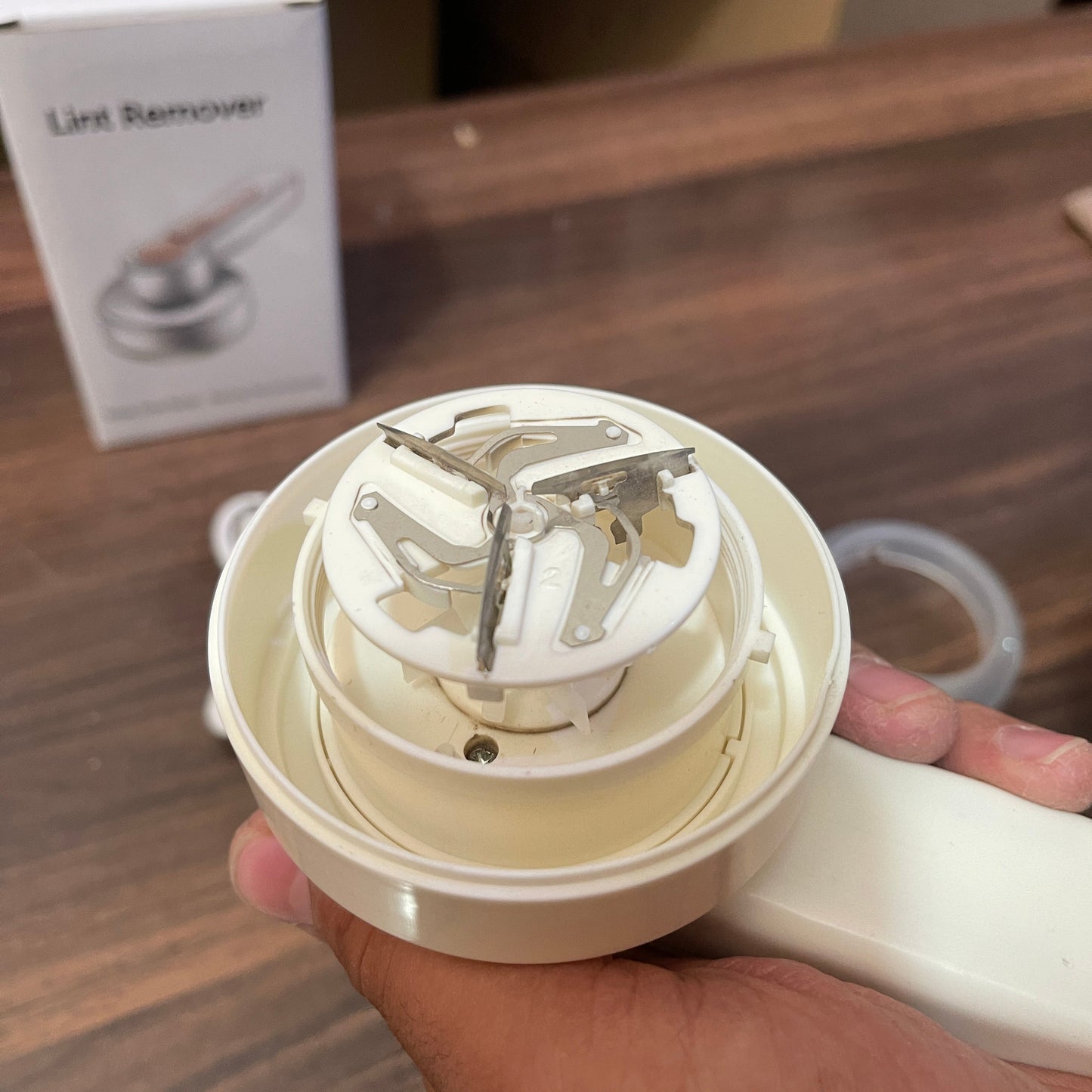 Lot Imported White Rechargeable Lint Trimmer