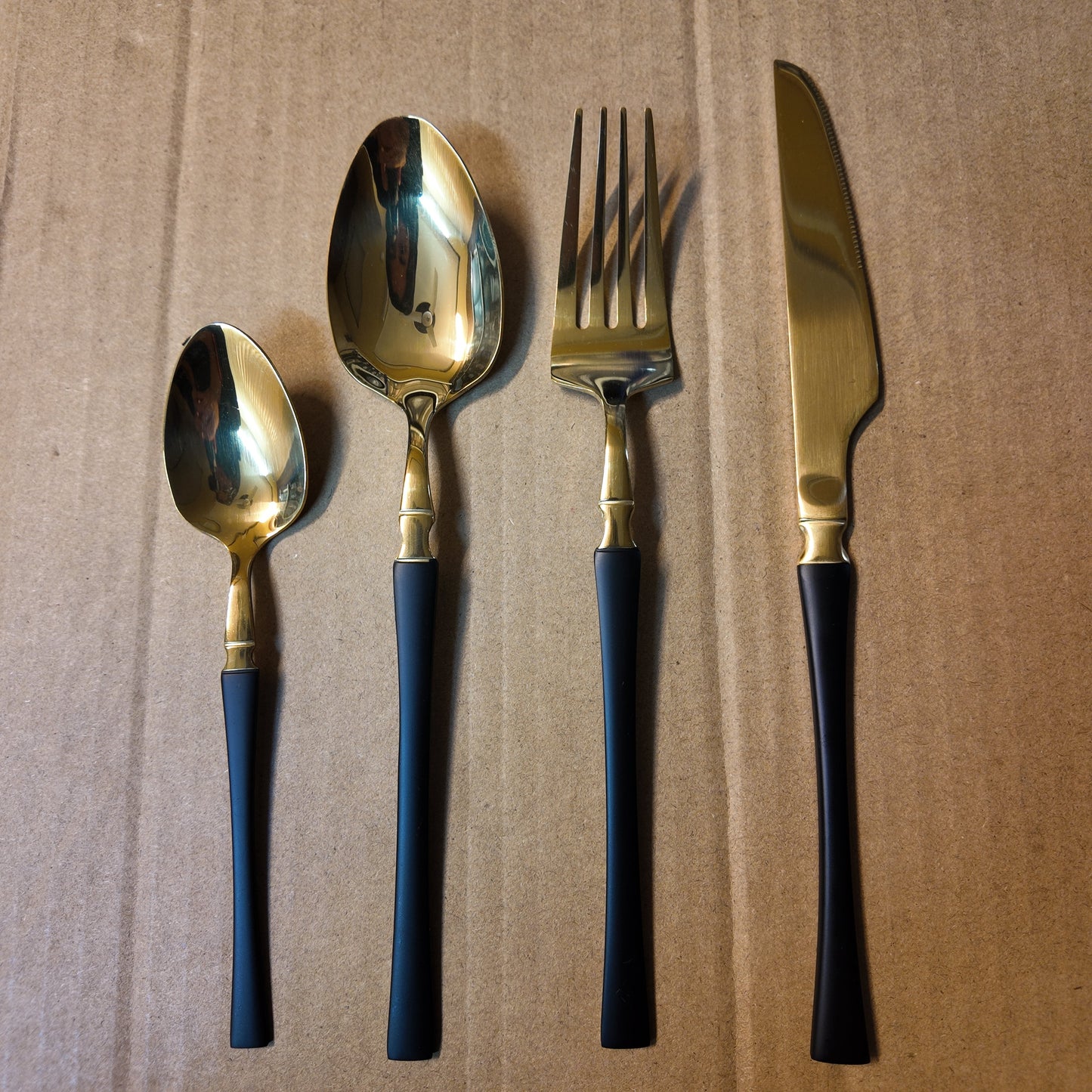Lot Imported 24 Piece Cutlery Set in 4 Colors