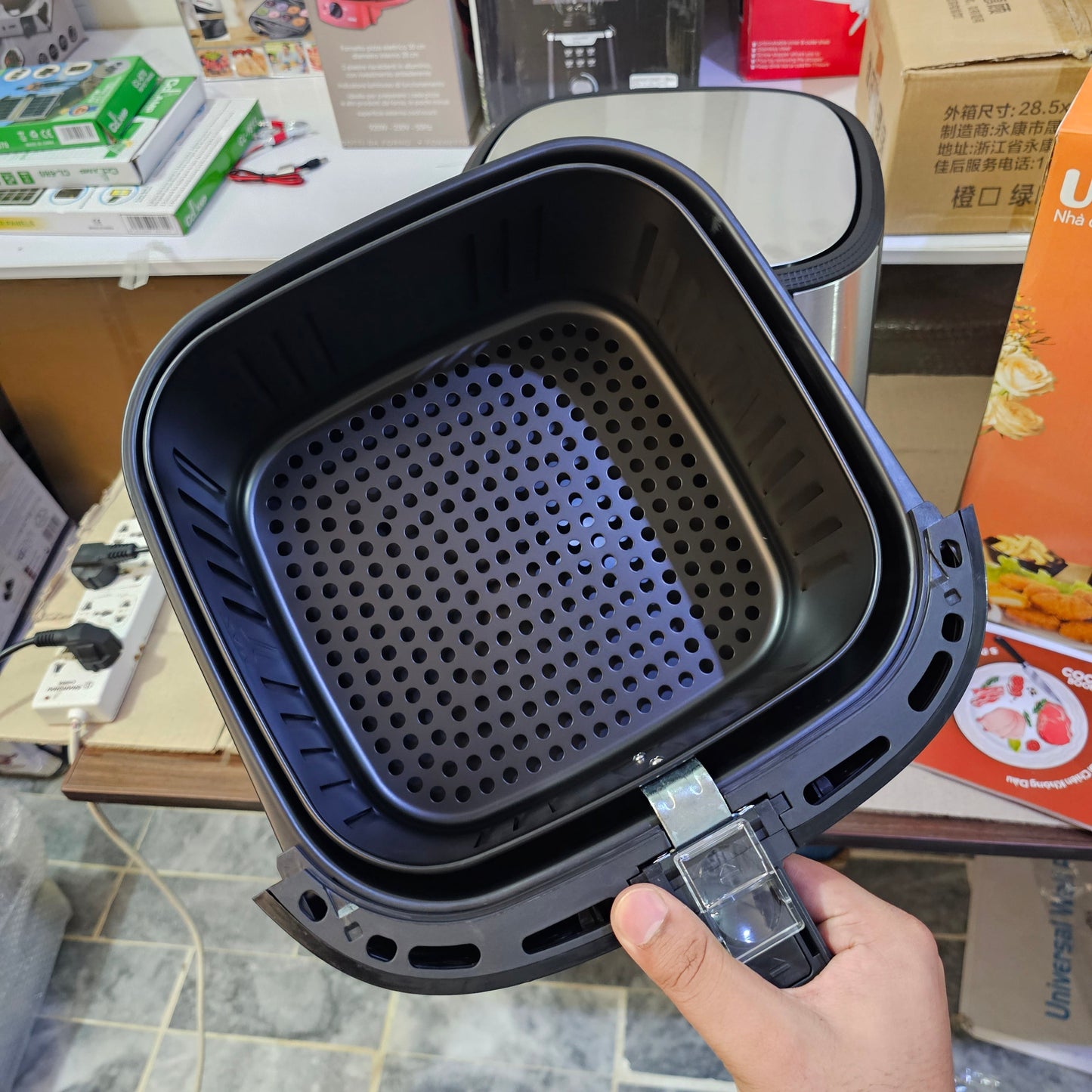 Unie 8L Air Fryer Vietnam Lot | Large Capacity, 1800W Power