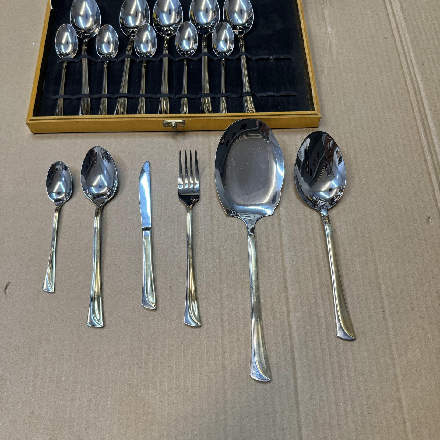 Lot Imported AYD 26 Piece Cutlery Set with Gift Packing