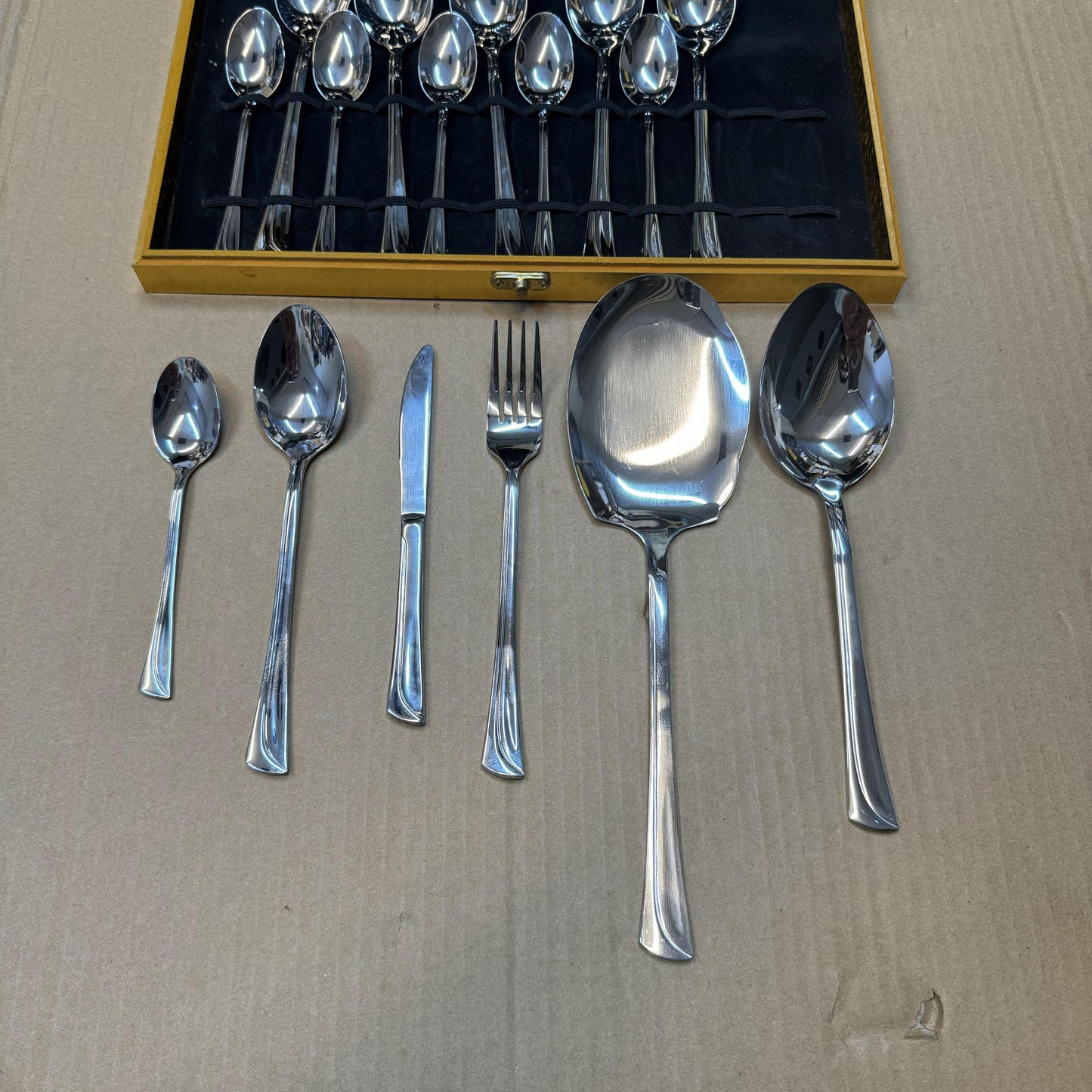 Lot Imported AYD 26 Piece Cutlery Set with Gift Packing