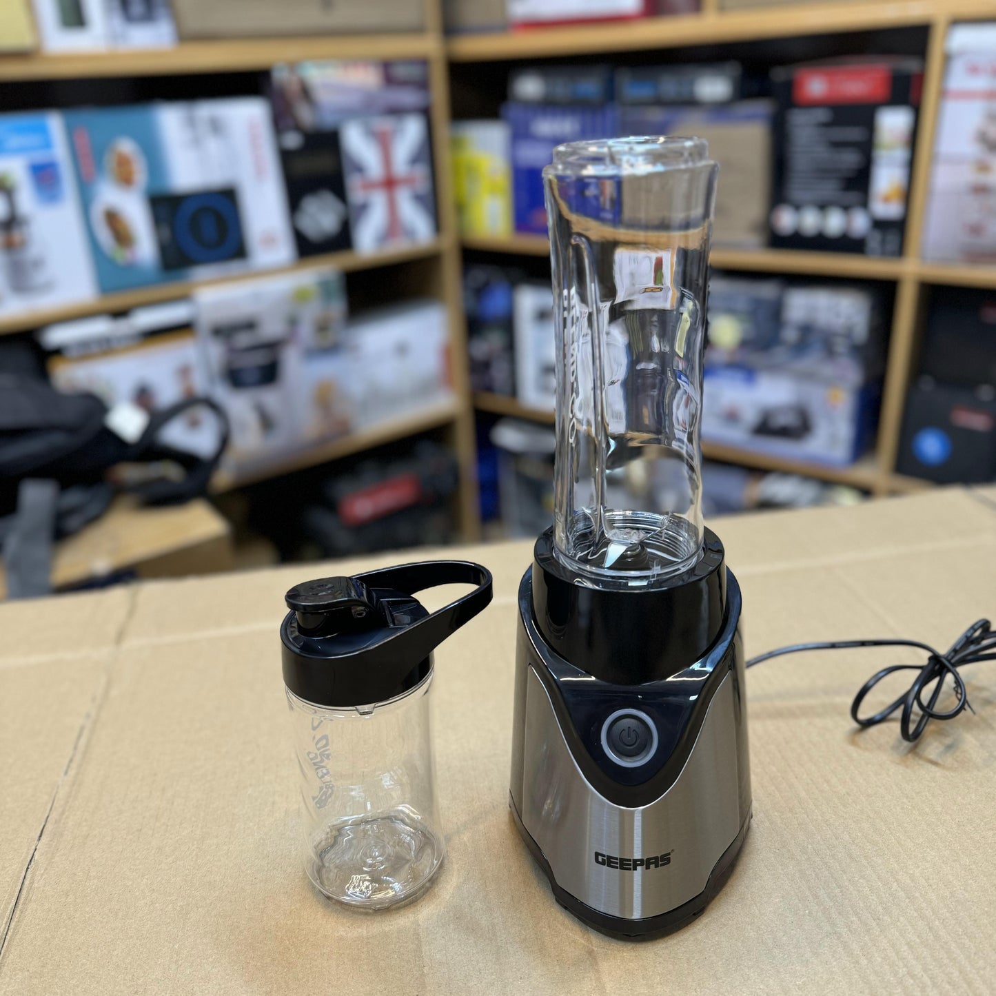 Geepas Personal Blender GSB44075N – Compact & Powerful