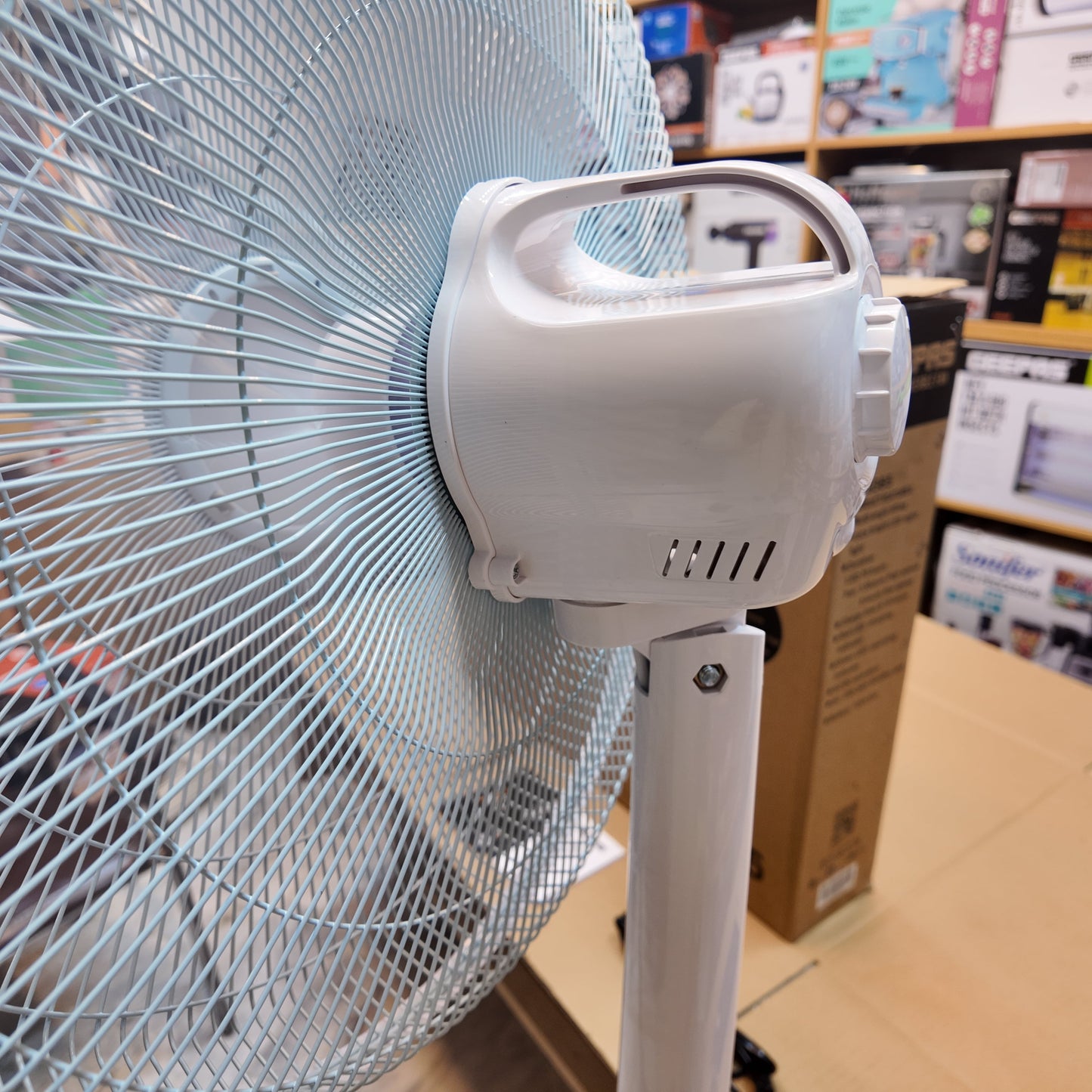 Geepas 18Inch Rechargeable Fan GF9385